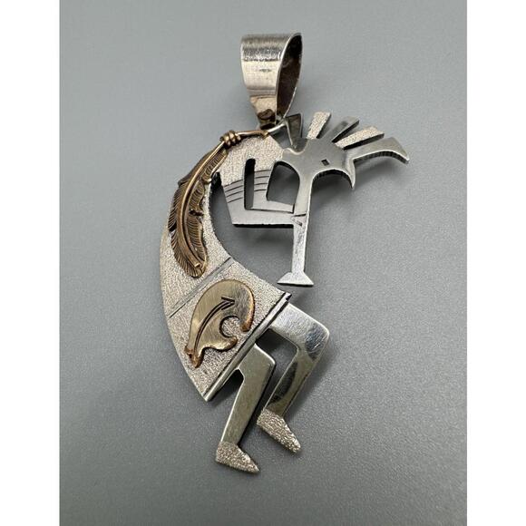 Mark Yazzie ナバホ ココペリフェザー ペンダント 12kgf Mark Yazzie